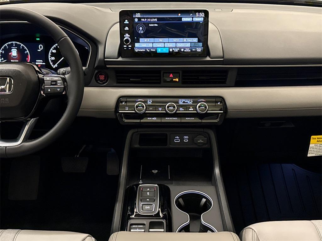 new 2025 Honda Pilot car, priced at $48,600