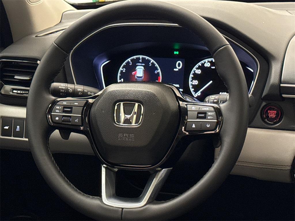 new 2025 Honda Pilot car, priced at $48,600