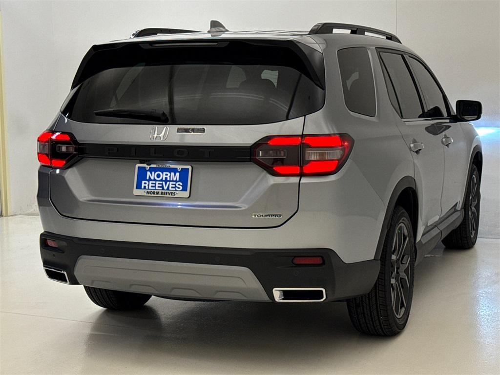 new 2025 Honda Pilot car, priced at $48,600