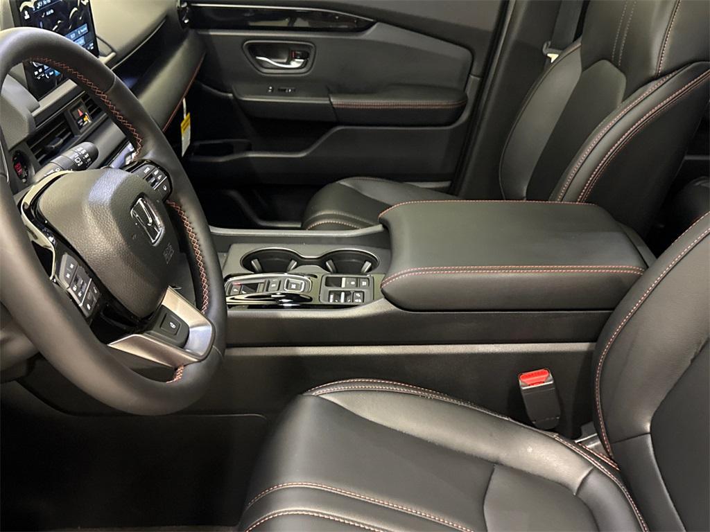 new 2025 Honda Pilot car, priced at $47,887