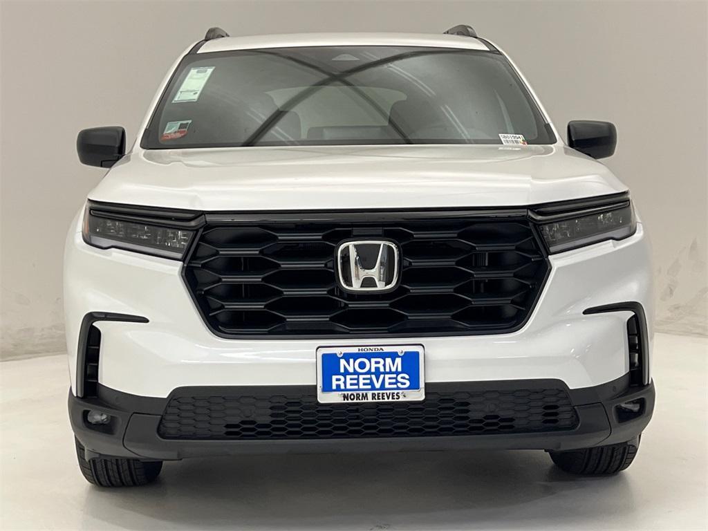 new 2025 Honda Pilot car, priced at $39,634