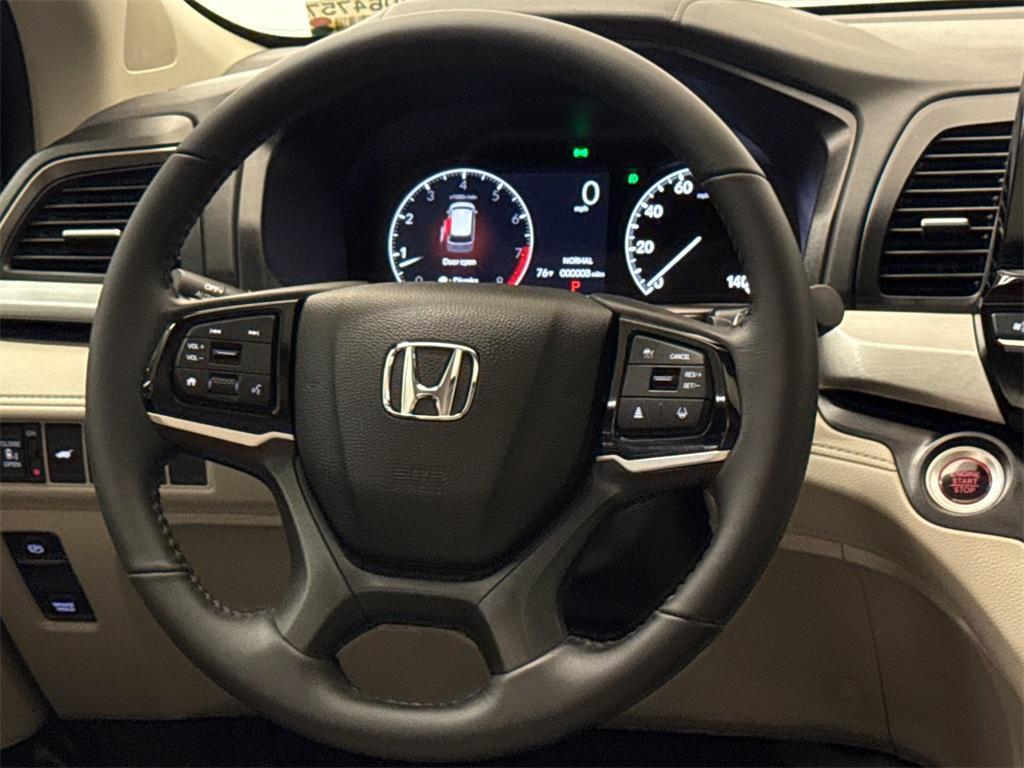 new 2025 Honda Odyssey car, priced at $41,252