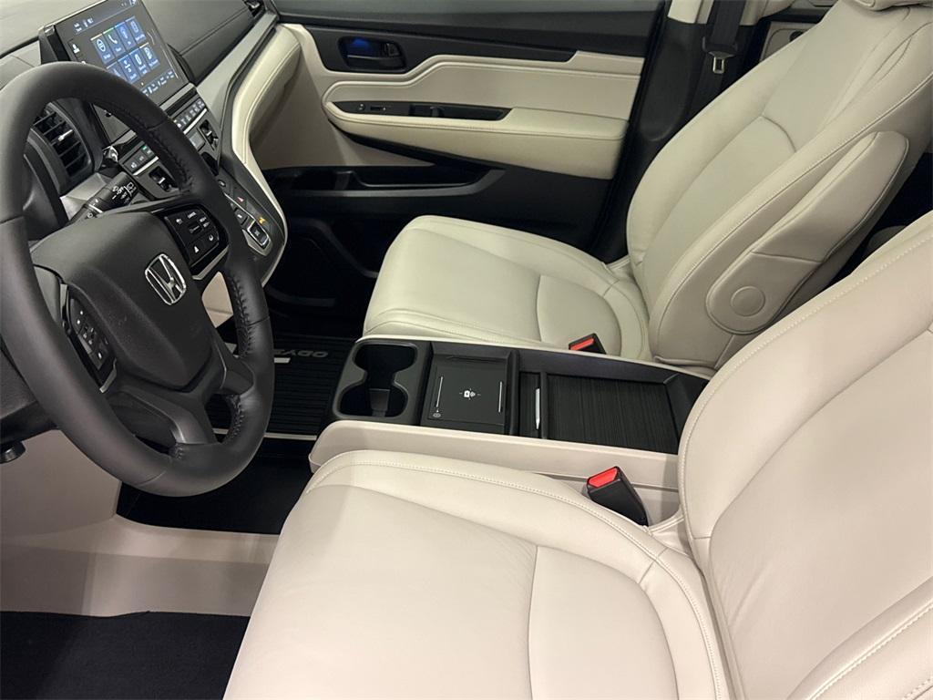 new 2025 Honda Odyssey car, priced at $41,252