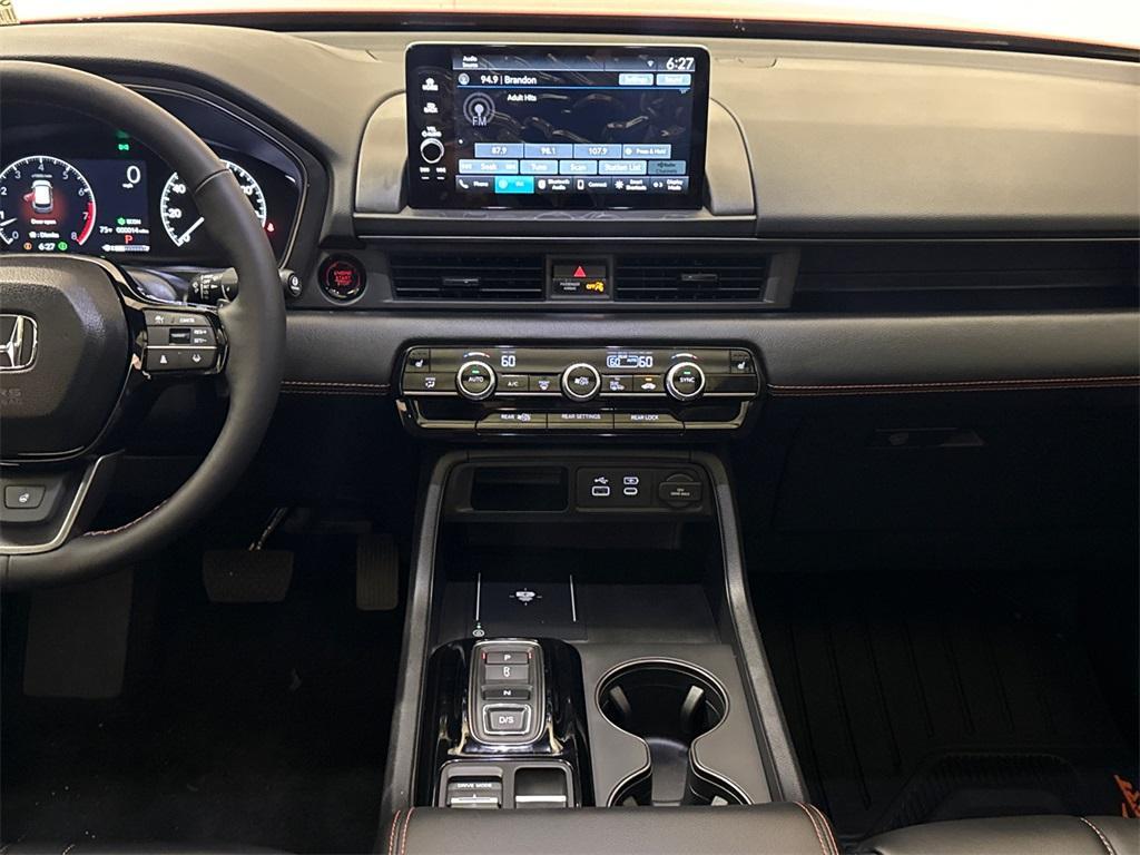 new 2025 Honda Pilot car, priced at $48,314