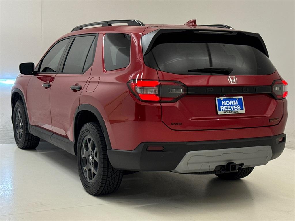 new 2025 Honda Pilot car, priced at $48,314