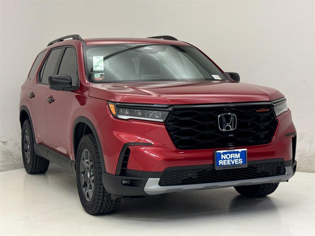 new 2025 Honda Pilot car, priced at $48,314