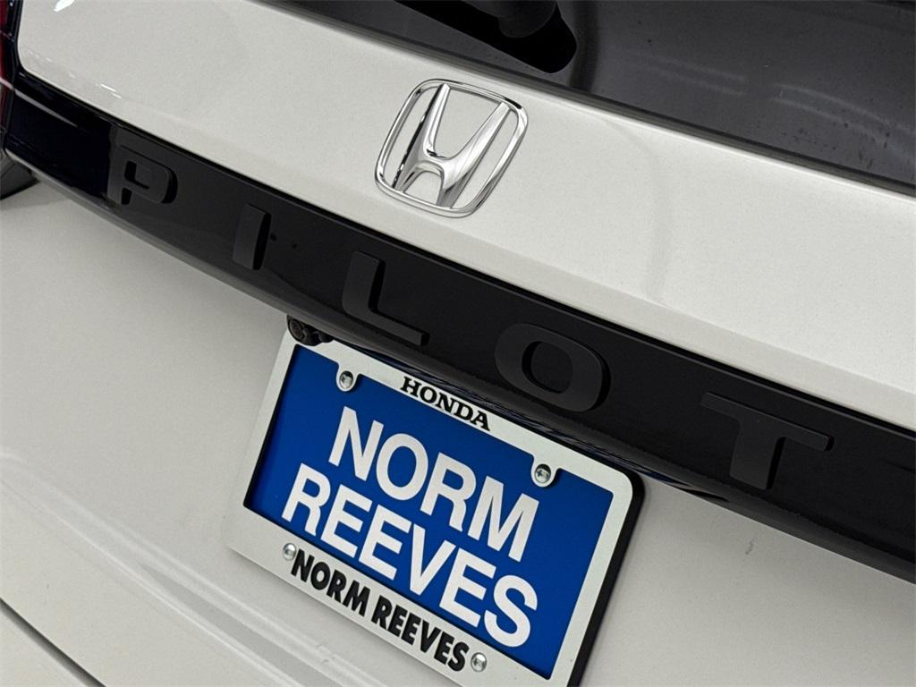 new 2025 Honda Pilot car, priced at $46,295