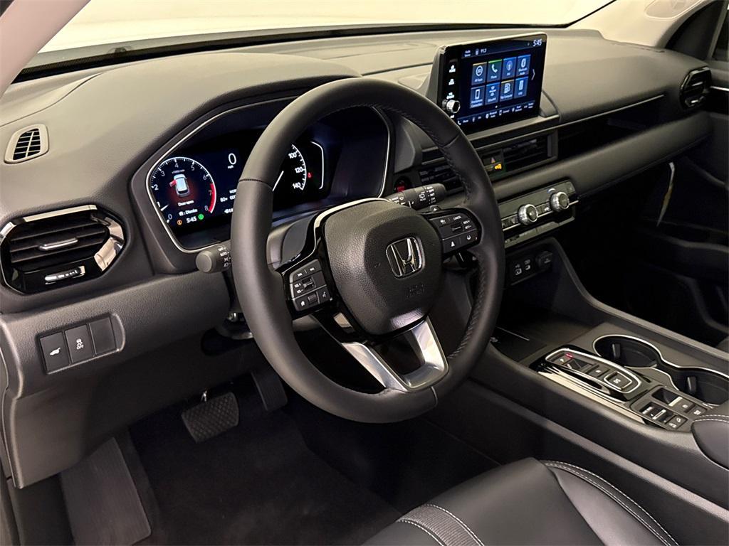 new 2025 Honda Pilot car, priced at $46,295