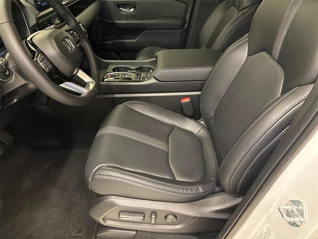 new 2025 Honda Pilot car, priced at $46,295
