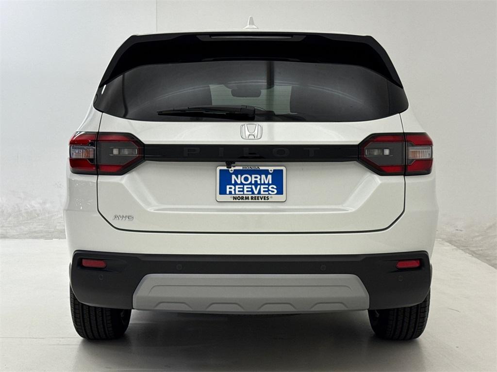 new 2025 Honda Pilot car, priced at $46,295