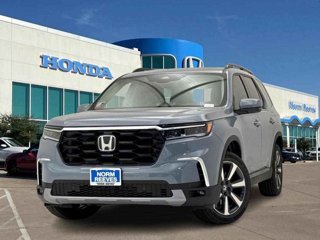 new 2025 Honda Pilot car, priced at $45,850