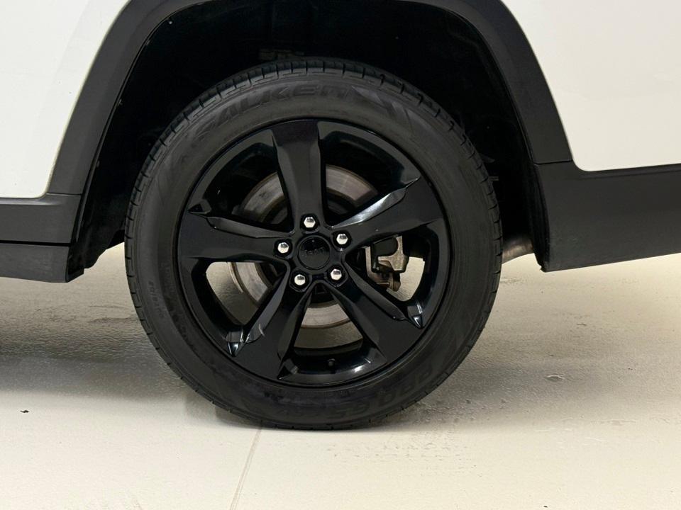used 2022 Jeep Grand Cherokee L car, priced at $23,431