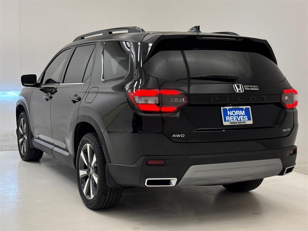 new 2025 Honda Pilot car, priced at $51,975