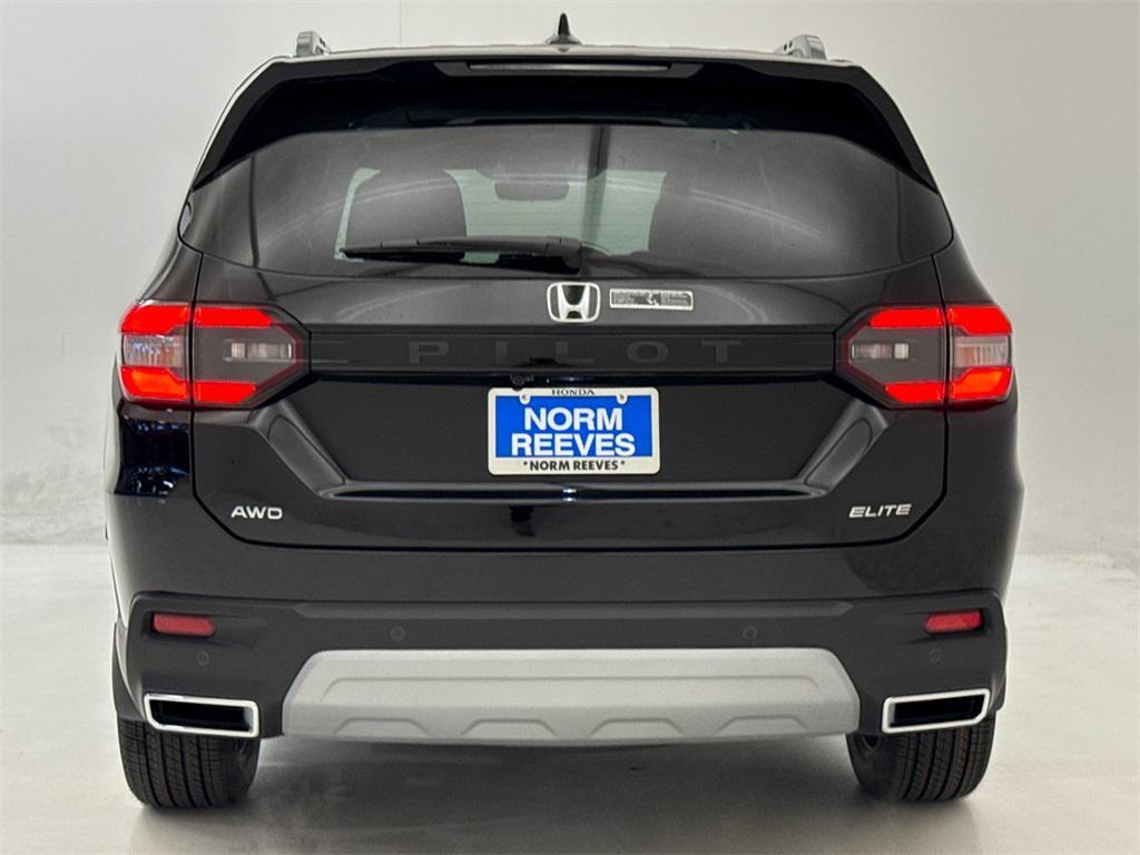 new 2025 Honda Pilot car, priced at $51,975