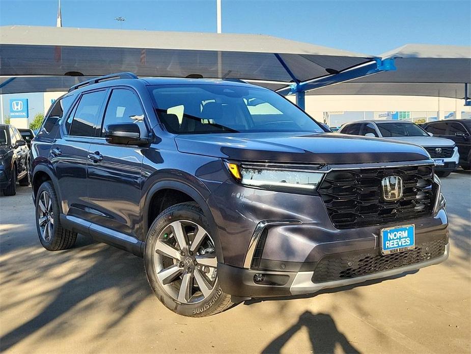 new 2025 Honda Pilot car, priced at $50,995