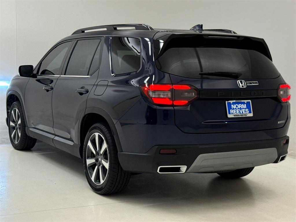 new 2025 Honda Pilot car, priced at $47,450