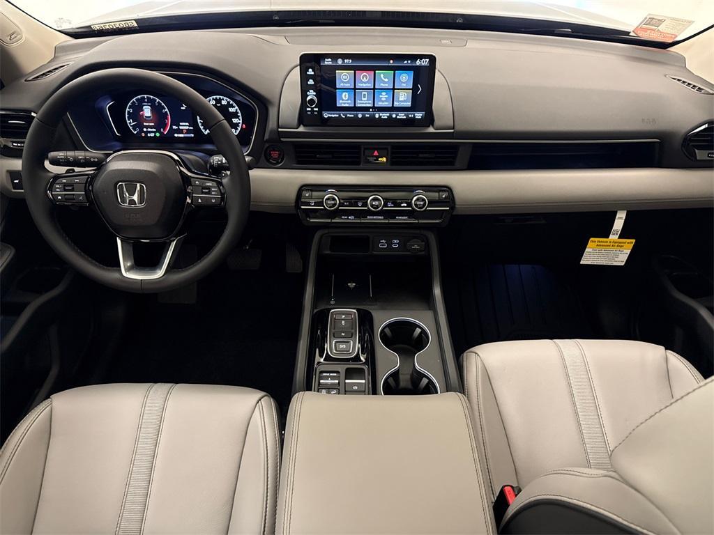 new 2025 Honda Pilot car, priced at $47,450