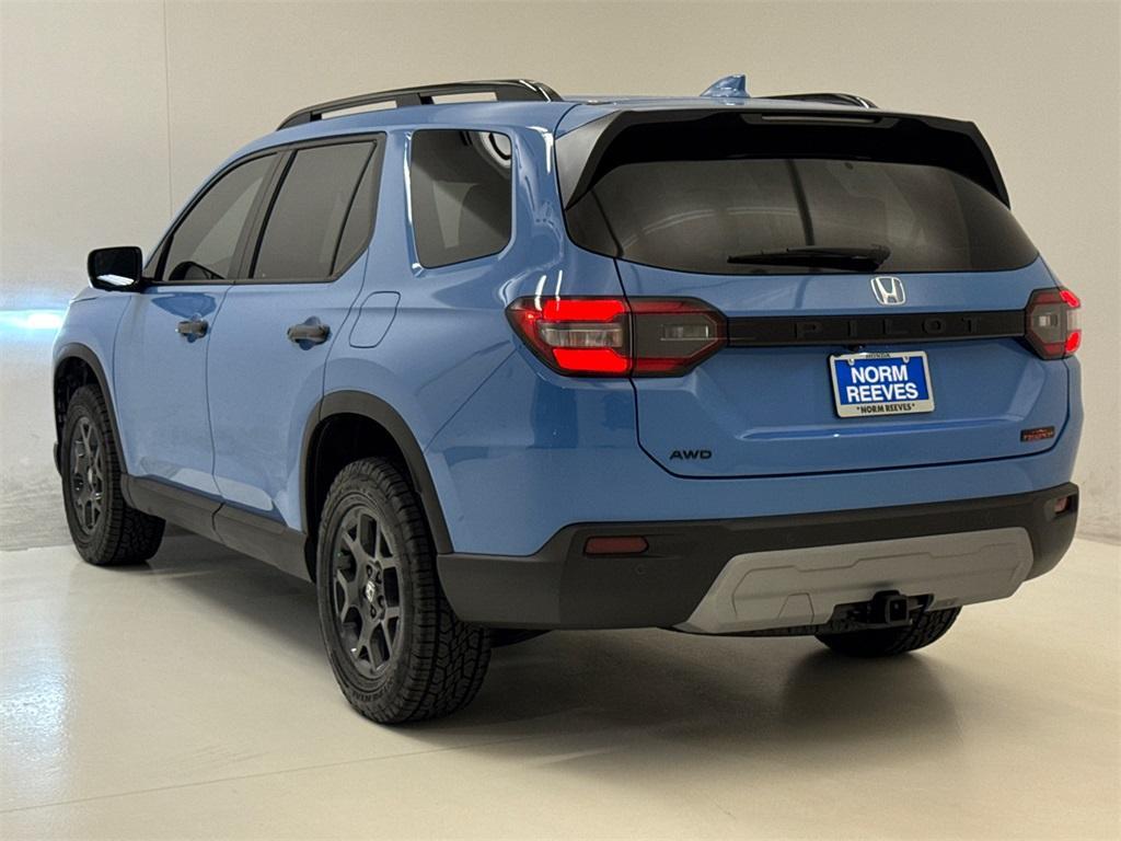 new 2025 Honda Pilot car, priced at $48,314