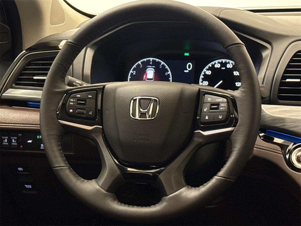 new 2025 Honda Odyssey car, priced at $49,607