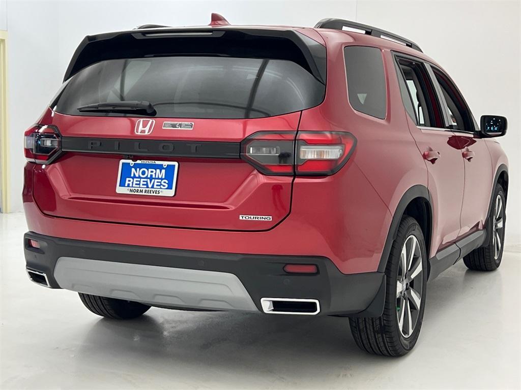 new 2025 Honda Pilot car, priced at $47,850