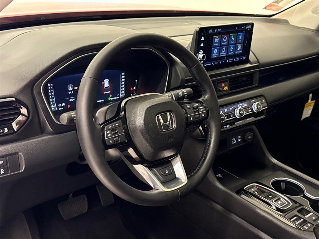 new 2025 Honda Pilot car, priced at $51,204