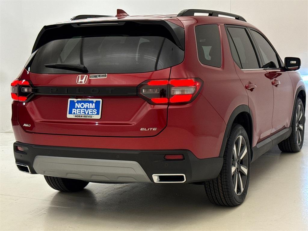 new 2025 Honda Pilot car, priced at $51,204