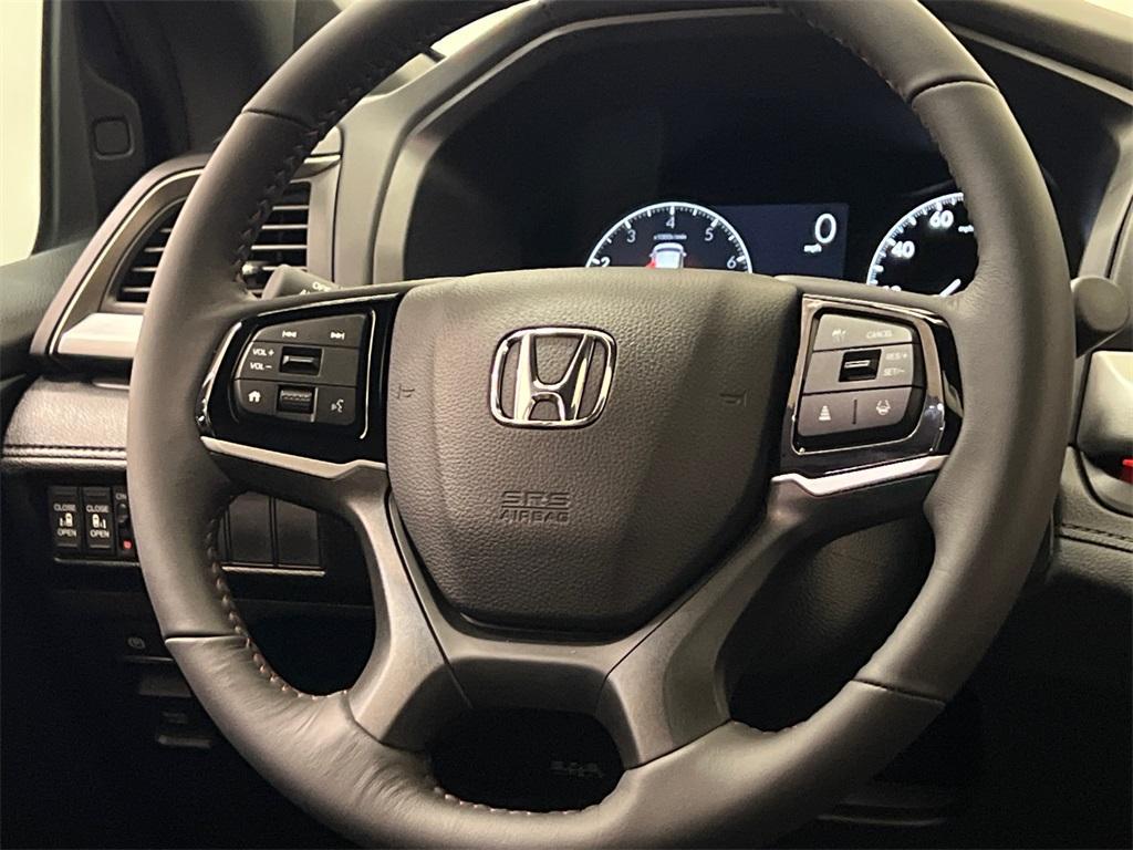 new 2025 Honda Odyssey car, priced at $42,322