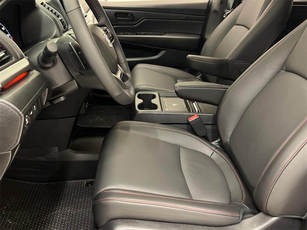 new 2025 Honda Odyssey car, priced at $42,322