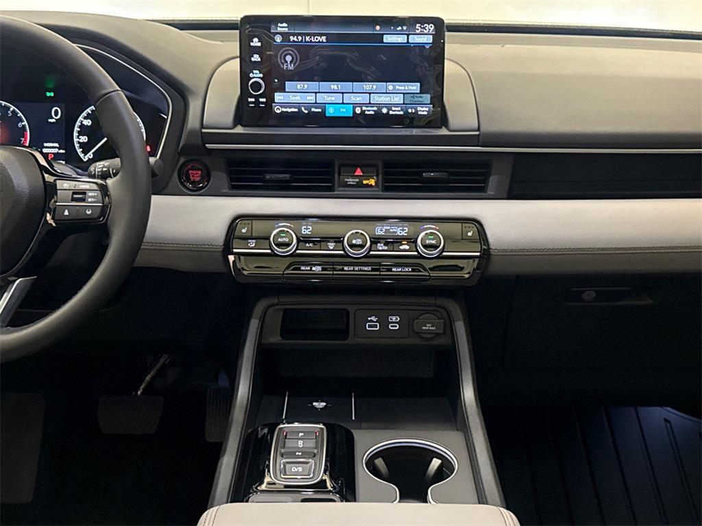 new 2025 Honda Pilot car, priced at $49,700