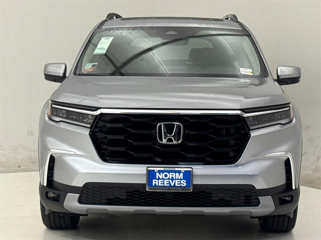 new 2025 Honda Pilot car, priced at $49,700
