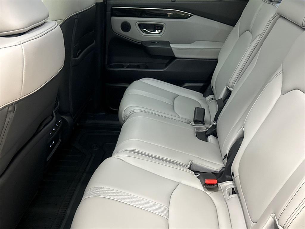 new 2025 Honda Pilot car, priced at $49,700