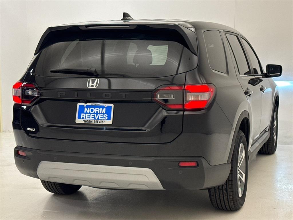 new 2025 Honda Pilot car, priced at $44,940