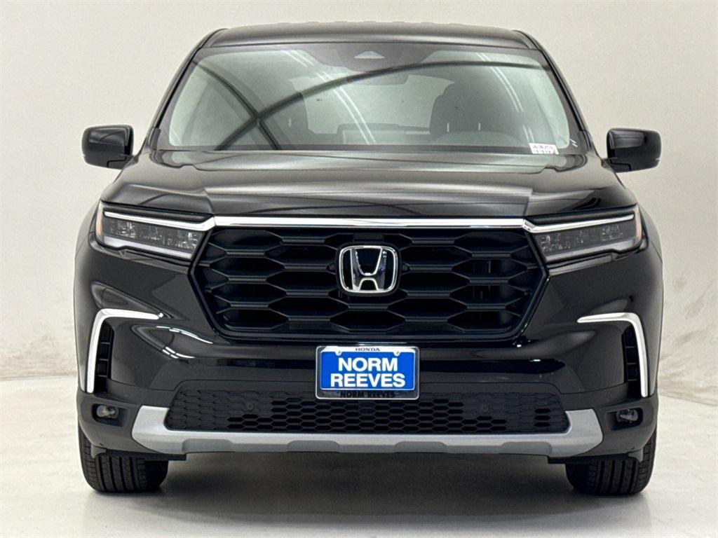 new 2025 Honda Pilot car, priced at $44,940