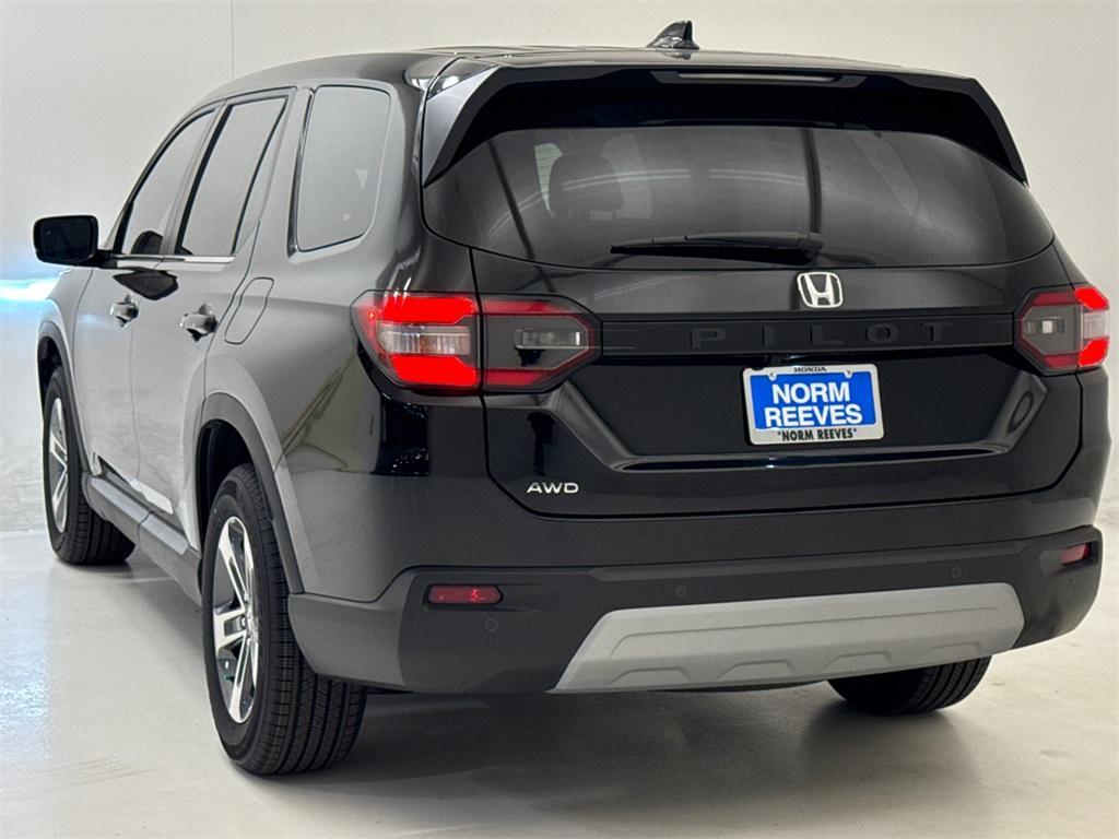 new 2025 Honda Pilot car, priced at $44,940