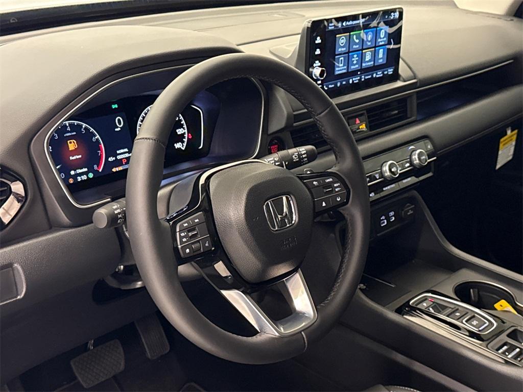 new 2025 Honda Pilot car, priced at $46,346