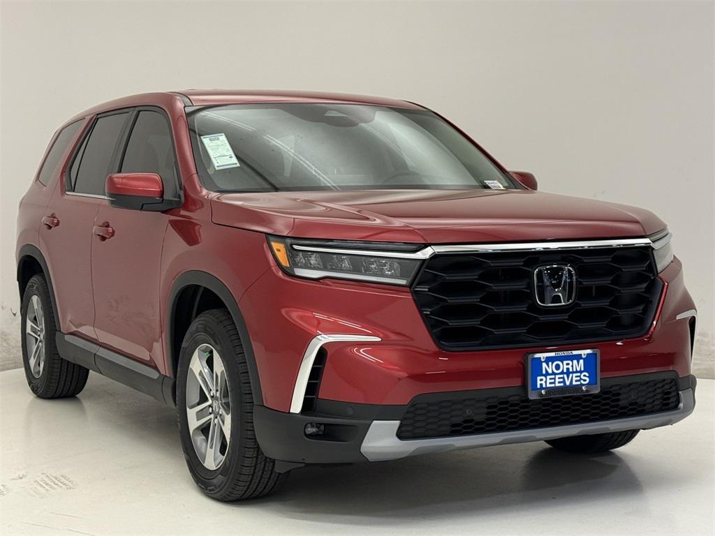 new 2025 Honda Pilot car, priced at $44,325