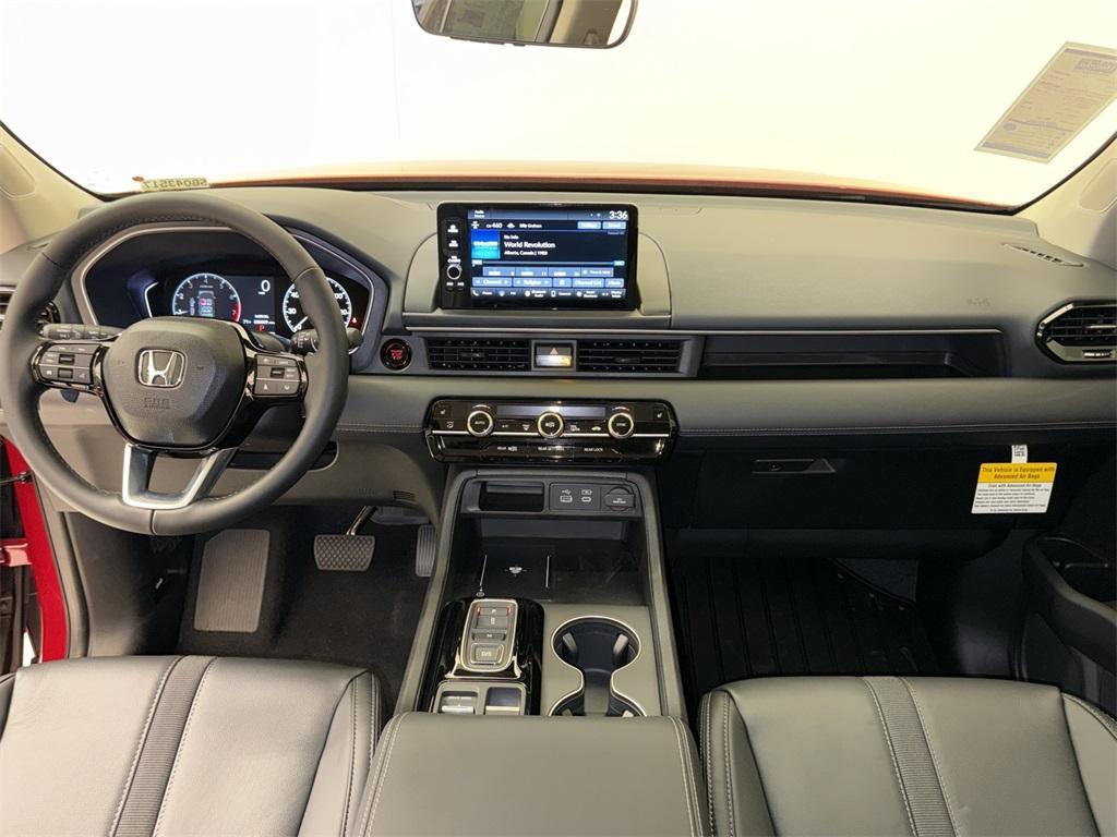 new 2025 Honda Pilot car, priced at $44,325