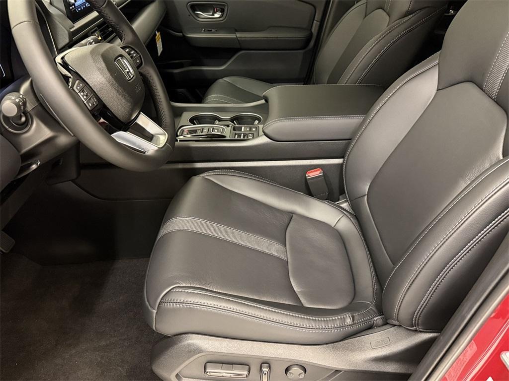 new 2025 Honda Pilot car, priced at $44,325