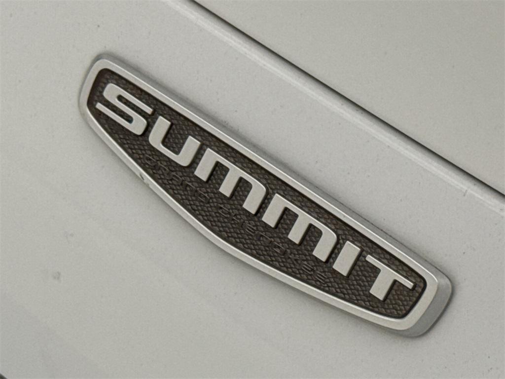 used 2024 Jeep Grand Cherokee car, priced at $49,981