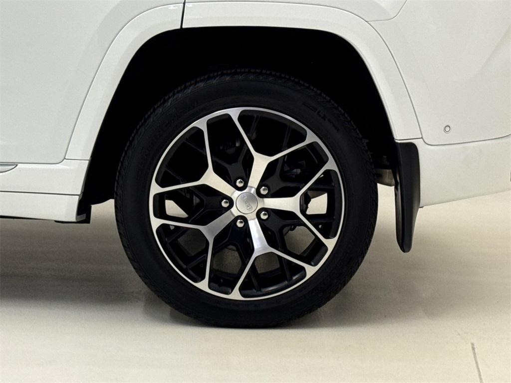 used 2024 Jeep Grand Cherokee car, priced at $49,981