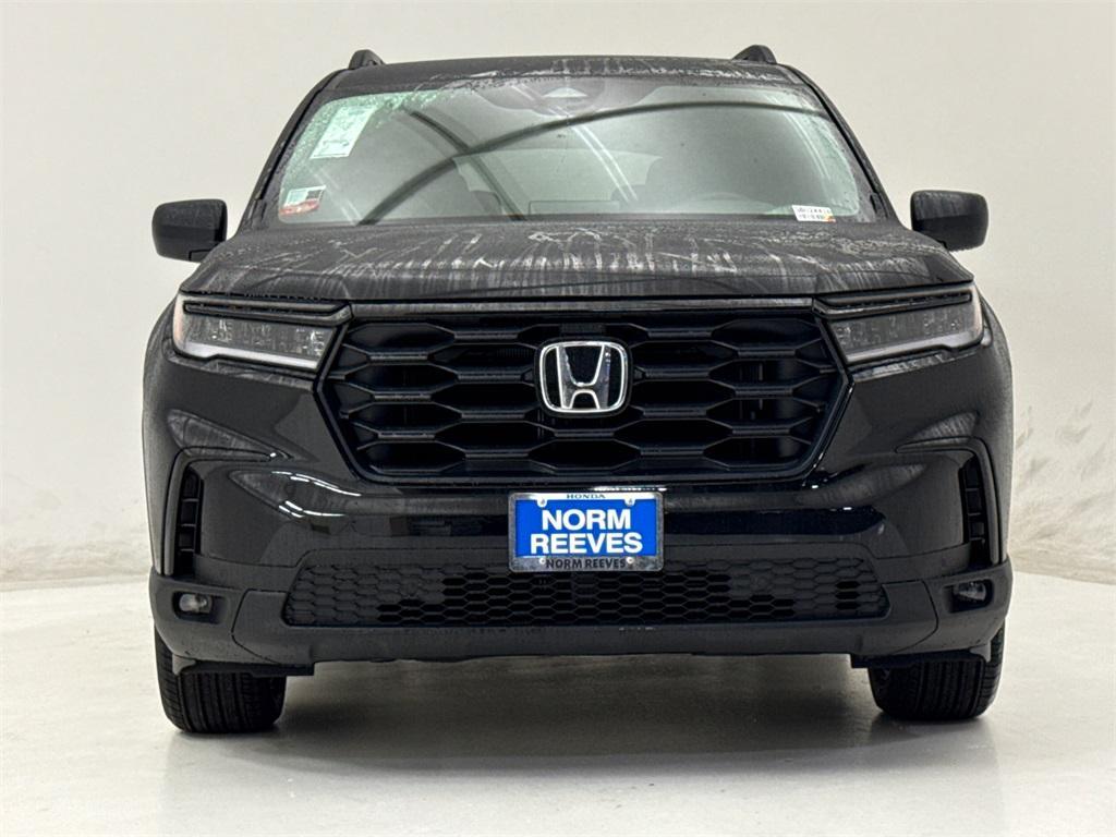 new 2025 Honda Pilot car, priced at $42,051