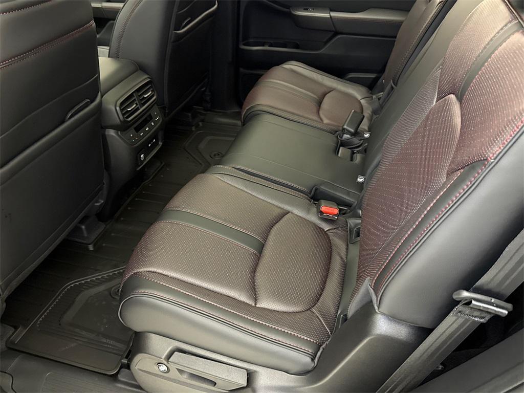 new 2025 Honda Pilot car, priced at $53,626