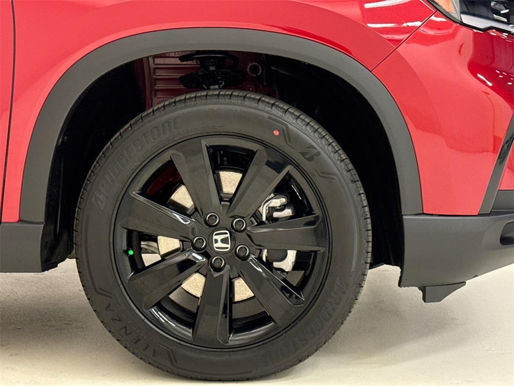 new 2025 Honda Pilot car, priced at $53,626