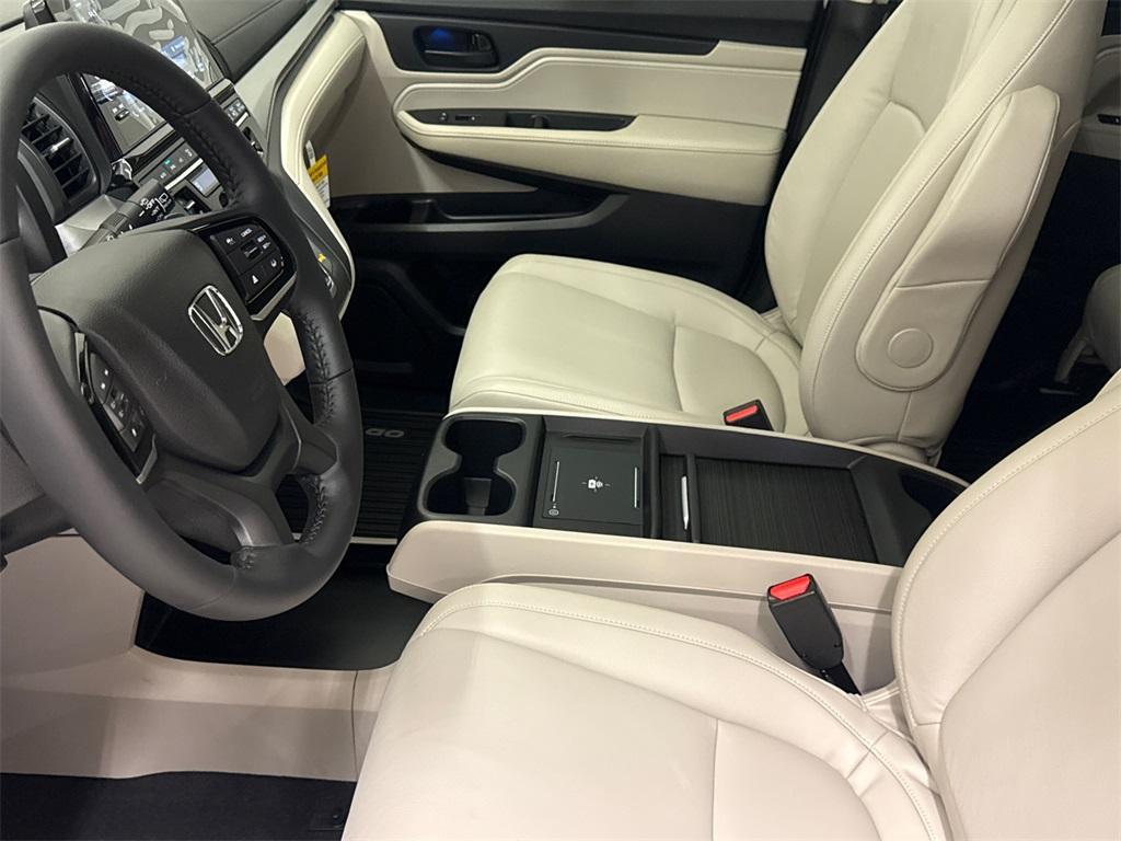 new 2025 Honda Odyssey car, priced at $42,125