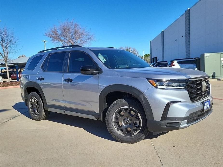 new 2024 Honda Pilot car, priced at $49,676