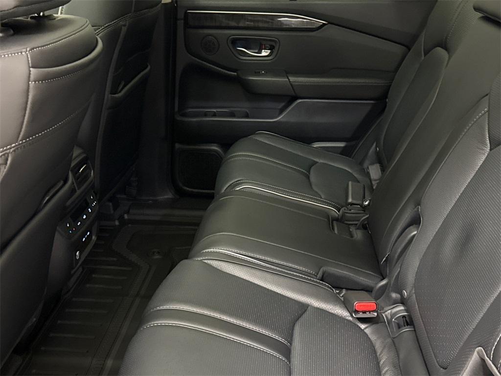 new 2025 Honda Pilot car, priced at $50,278