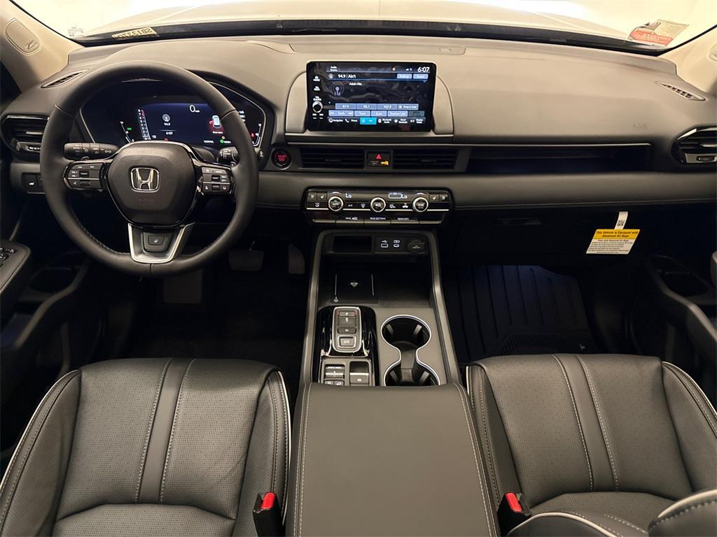 new 2025 Honda Pilot car, priced at $50,278