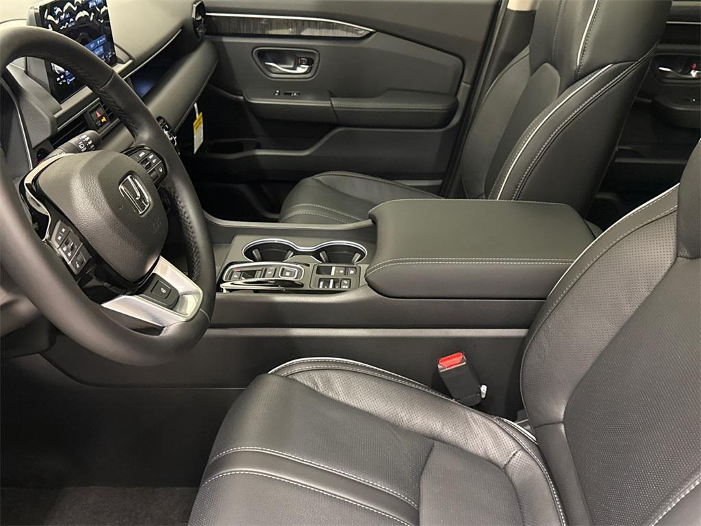 new 2025 Honda Pilot car, priced at $50,278