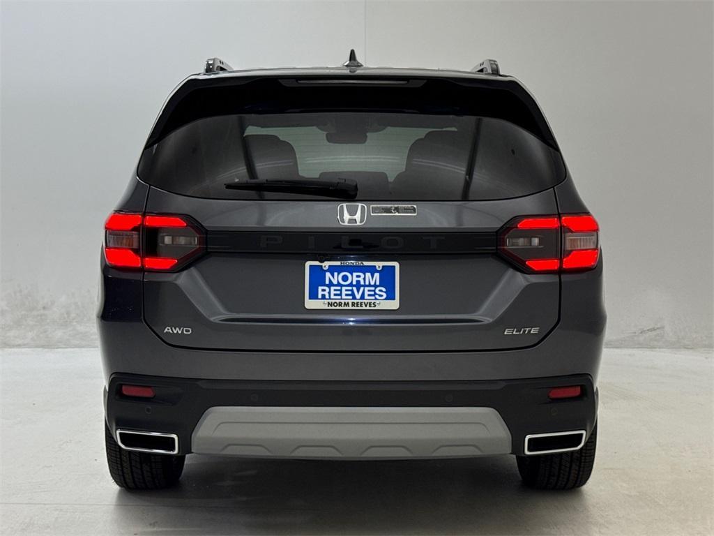 new 2025 Honda Pilot car, priced at $50,278