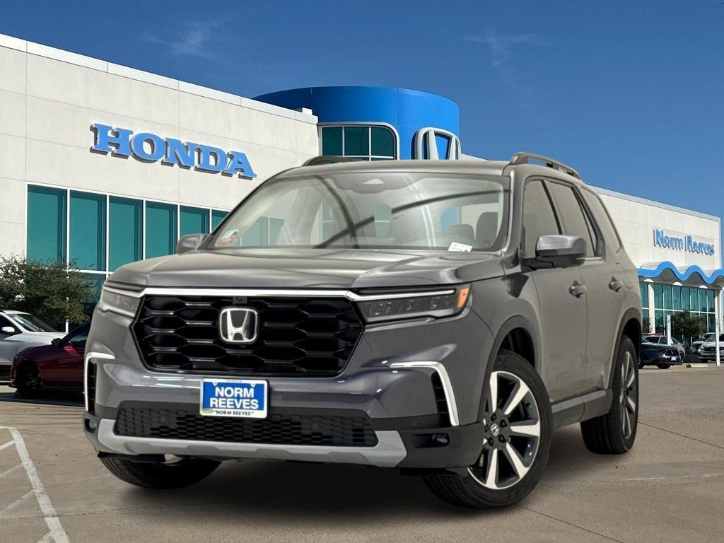 new 2025 Honda Pilot car, priced at $50,278